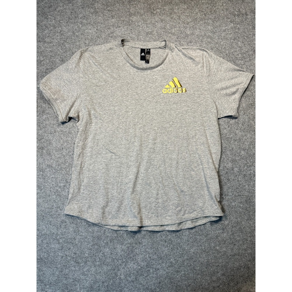 Adidas T-Shirt Men's 2XL Heather Gray Golden Logo The Badge of Sport Pullover